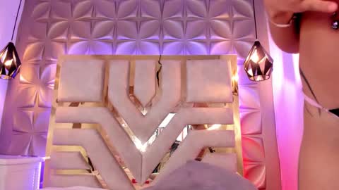 Snapshot of nahia_low chatting on 12/03/24, 10:17 Valeria online show from 12/03/24, 10:17