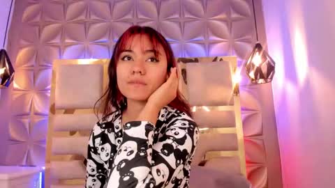 Snapshot of nahia_low chatting on 01/11/25, 08:43 Valeria online show from 01/11/25, 08:43