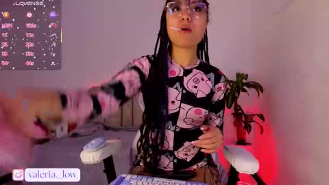 Snapshot of nahia_low chatting on 10/04/25, 01:36 Valeria online show from 10/04/25, 01:36