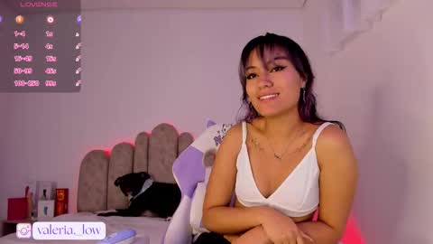 Snapshot of nahia_low chatting on 10/29/25, 03:09 Valeria online show from 10/29/25, 03:09