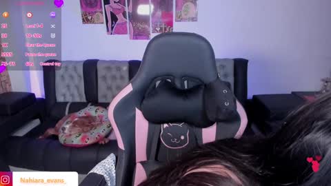 Snapshot of nahiara_evans_ chatting on 12/21/24, 08:50 NAHIARA EVANS online show from 12/21/24, 08:50