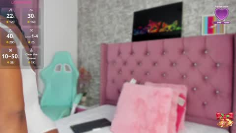 NahiaraReina  online show from 12/29/24, 01:38