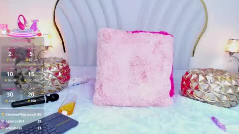 NahiaraReina  online show from 02/09/25, 04:29