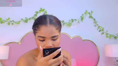 NahiaraReina  online show from 12/03/25, 02:15