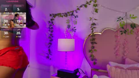 NahiaraReina  online show from 03/17/26, 02:20