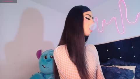 Snapshot of nahiavictoria chatting on 05/19/26, 04:13 NahiaVictoria online show from 05/19/26, 04:13