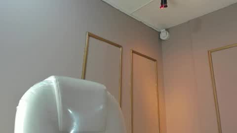 Snapshot of nahimithompson chatting on 01/06/26, 07:06 Nahimi online show from 01/06/26, 07:06