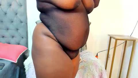 Snapshot of nahirobyy_ebonyy chatting on 02/13/26, 06:37 nahirobyy ebonyy online show from 02/13/26, 06:37