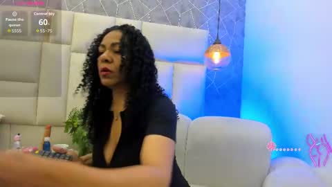 Nahomi Dominique online show from 07/04/26, 12:33