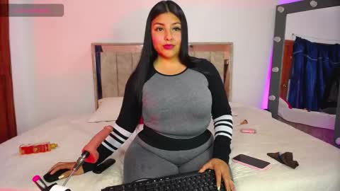 Nahomi online show from 02/23/26, 07:55