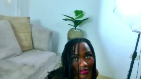 Snapshot of nahomi_williams_ chatting on 06/07/26, 01:15 Nahomi online show from 06/07/26, 01:15