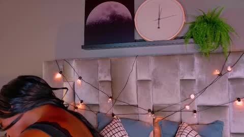  VICTORIA  online show from 11/14/25, 07:34