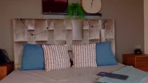  VICTORIA  online show from 12/01/25, 07:30