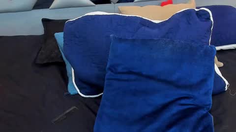 Snapshot of nahomii_hill chatting on 02/16/25, 01:03 Nahomi online show from 02/16/25, 01:03