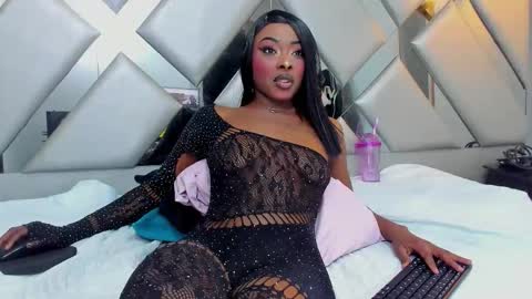 Nahomi  online show from 03/07/26, 01:13