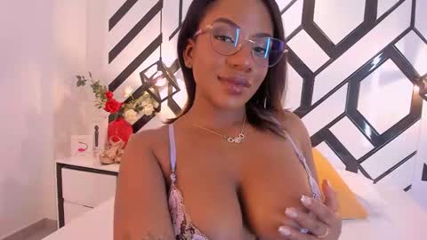 Nahomi online show from 03/24/26, 02:33