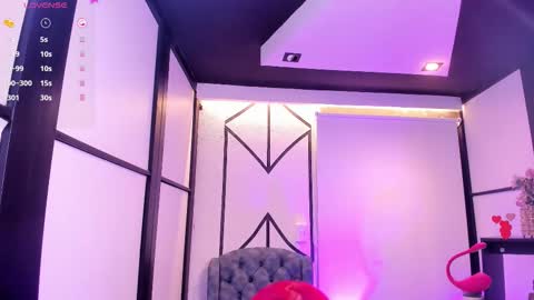 Nahomi online show from 12/23/25, 04:43