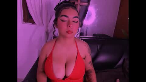 nahomy_hancook online show from 11/22/25, 09:58