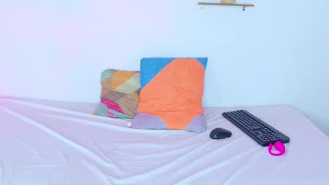 Snapshot of nahomy_james25 chatting on 01/21/25, 03:43 nahomy_james25 online show from 01/21/25, 03:43