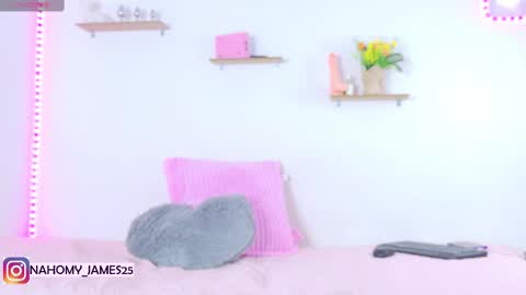 Snapshot of nahomy_james25 chatting on 02/14/25, 06:08 nahomy_james25 online show from 02/14/25, 06:08