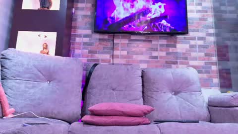 nahomy_james25 online show from 07/26/26, 11:33