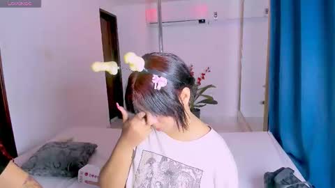 Nahomy online show from 09/15/25, 07:19