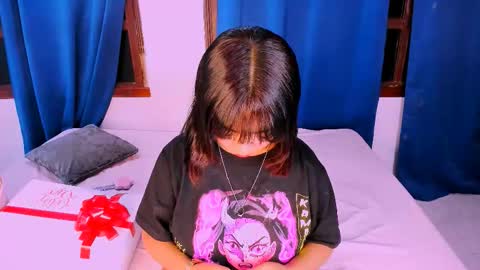 Nahomy online show from 09/25/25, 07:23