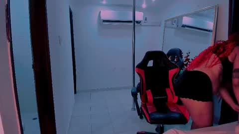 Nahomy online show from 10/06/25, 05:54