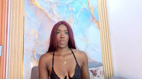 Nahomy  online show from 11/01/25, 09:39