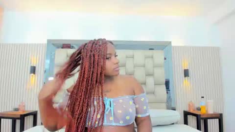 Nahomye online show from 10/22/25, 02:56