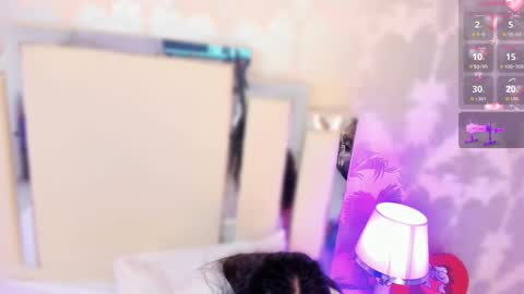 Snapshot of nahomyroberts chatting on 11/24/25, 12:27 Nahomy Roberts online show from 11/24/25, 12:27