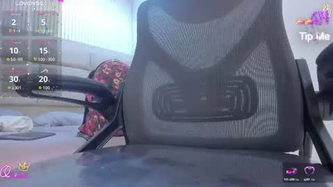 Snapshot of nahomyrusell chatting on 06/19/26, 12:53 nahomyrusell online show from 06/19/26, 12:53