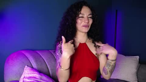 Snapshot of naia_xo chatting on 01/27/25, 09:44 Ana online show from 01/27/25, 09:44