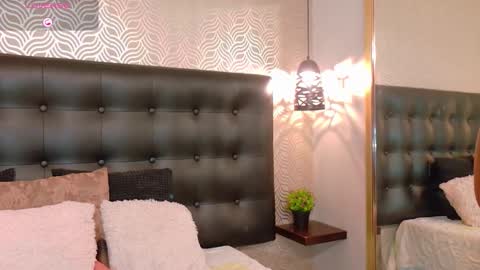 naiaramasson_ online show from 02/10/26, 12:31