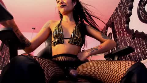 Naila online show from 01/17/25, 06:33