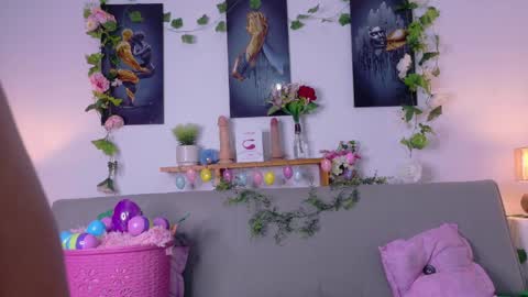 nairagold_ online show from 04/06/26, 12:52