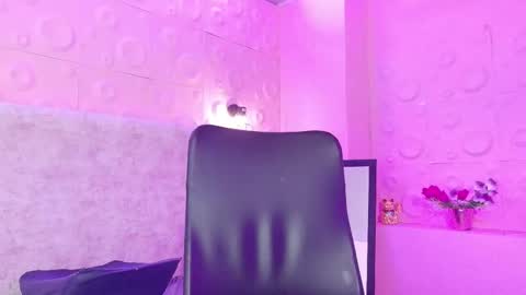 Snapshot of nairobi8 chatting on 10/17/25, 05:15 nairobi8 online show from 10/17/25, 05:15