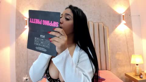 Snapshot of naisharousell chatting on 12/26/24, 02:33 Naisha Rousell online show from 12/26/24, 02:33