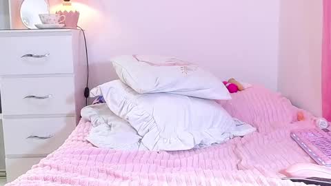 Snapshot of naissha chatting on 01/24/25, 03:13 Naissha online show from 01/24/25, 03:13