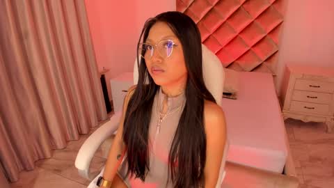 Snapshot of nakamura_san chatting on 12/24/24, 11:38 INSTAGRAM m2221 online show from 12/24/24, 11:38