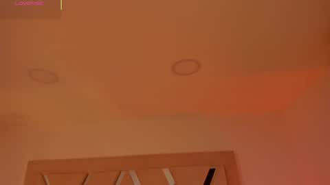 INSTAGRAM  m2221     online show from 04/11/26, 10:08