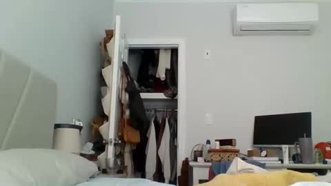 nakedandfree978 online show from 03/11/25, 01:34