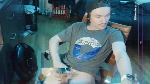 Snapshot of nakedboi420 chatting on 05/13/26, 04:04 mid-west guy living on the east coast trying to figure out where to go next online show from 05/13/26, 04:04
