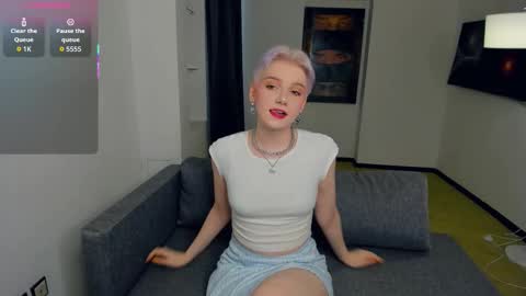 Kate online show from 09/18/25, 11:45