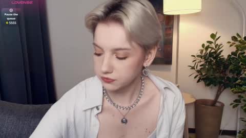 Kate online show from 11/30/25, 12:20