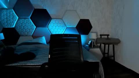 ----Namea------ online show from 10/30/25, 12:39