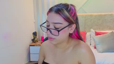 Snapshot of nami_sweet_ chatting on 10/31/25, 04:02 nami_sweet_ online show from 10/31/25, 04:02