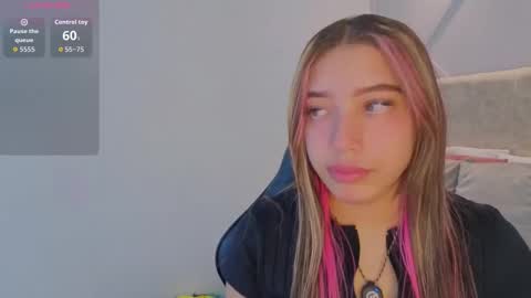 Snapshot of nami_sweet_ chatting on 11/18/25, 11:36 nami_sweet_ online show from 11/18/25, 11:36