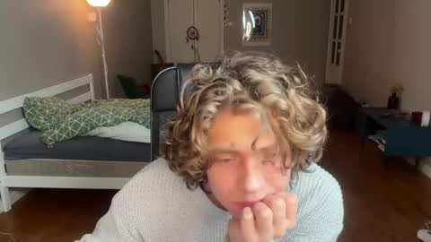 Georges online show from 02/22/25, 07:36