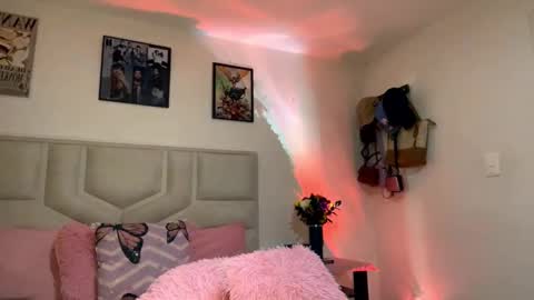 NamiThompson online show from 09/24/25, 11:41